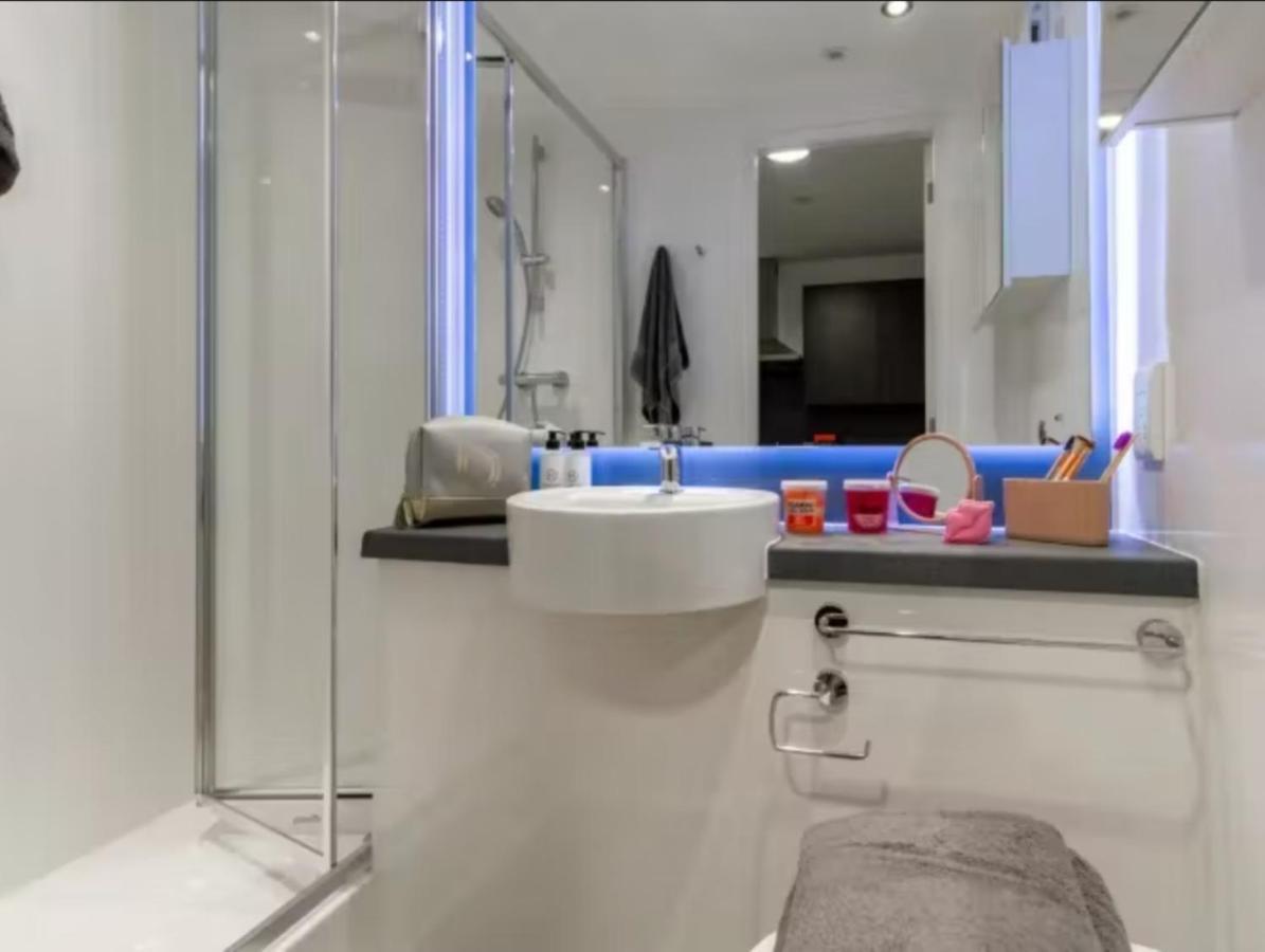 Modern Rooms In Wembley, Sk London Exteriör bild